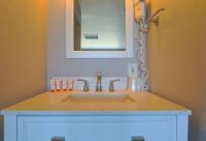 Oyo Waves Hotel Newport Or Nye Beach