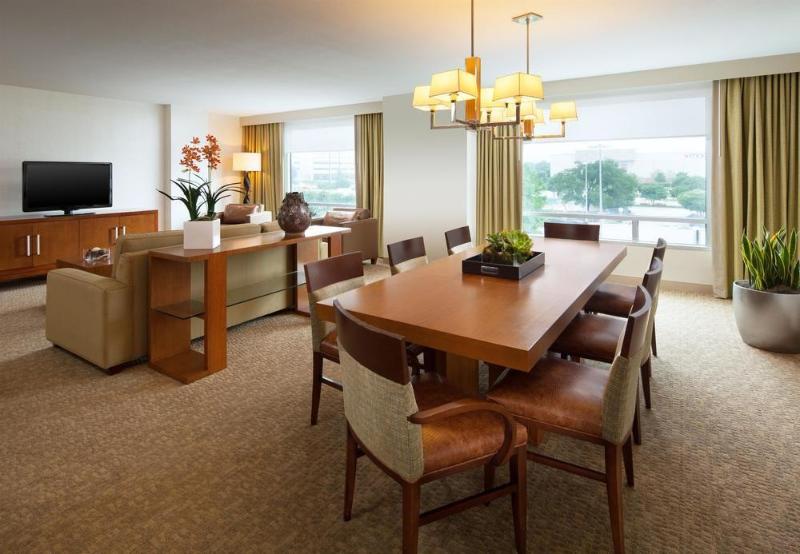 בית מלון כפרי The Westin Austin At The Domain
