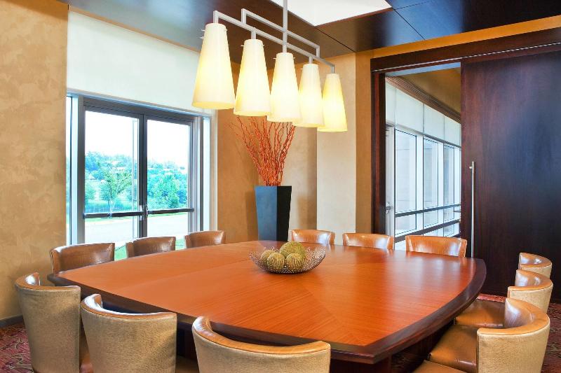 Отель The Westin Washington Dulles Airport