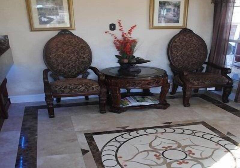 فندق Travel Inn And Suites