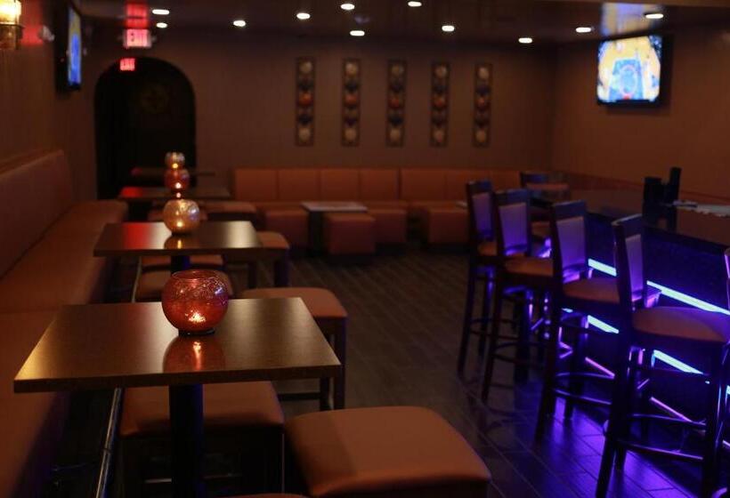 فندق Travelers Inn Manteca