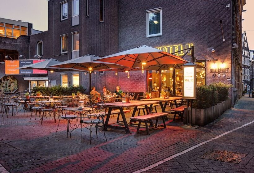 هتل V Nesplein