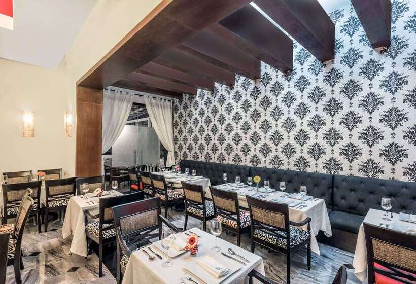 Отель Wyndham Merida