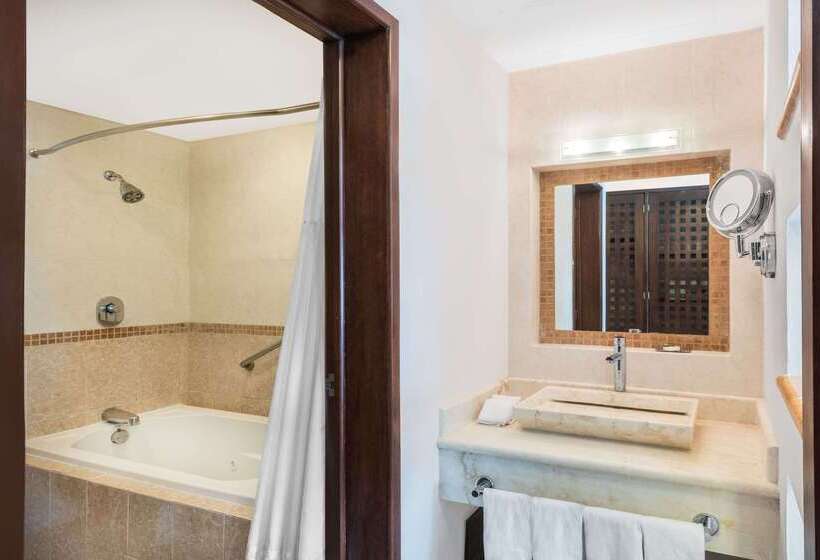 Отель Wyndham Merida