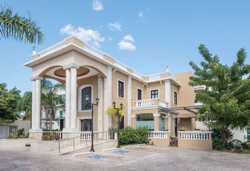 Отель Wyndham Merida
