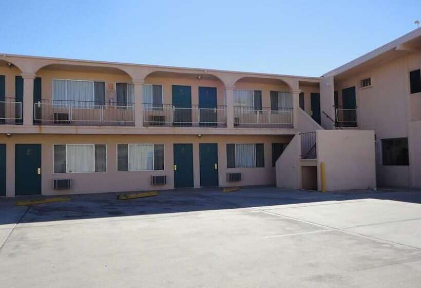 فندق على الطريق Imperial 400 Motor Inn