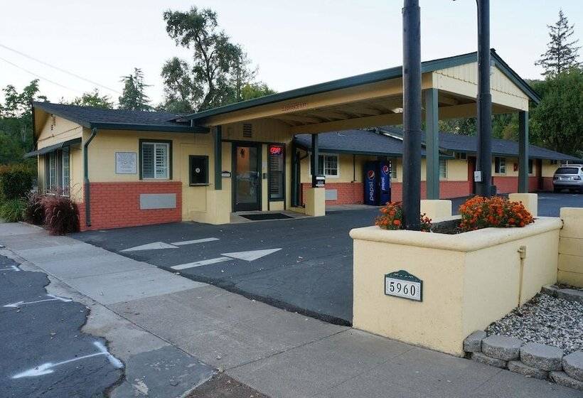 فندق على الطريق Lakeview Inn Lucerne