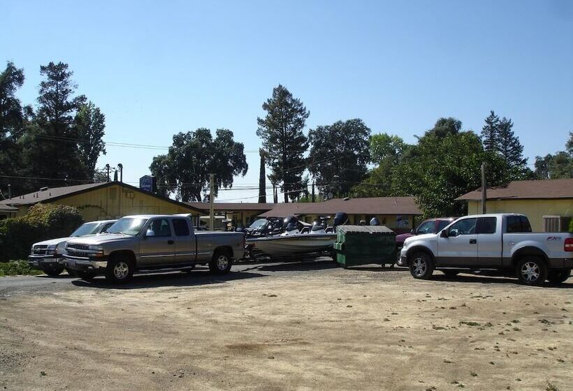 فندق على الطريق Lakeview Inn Lucerne