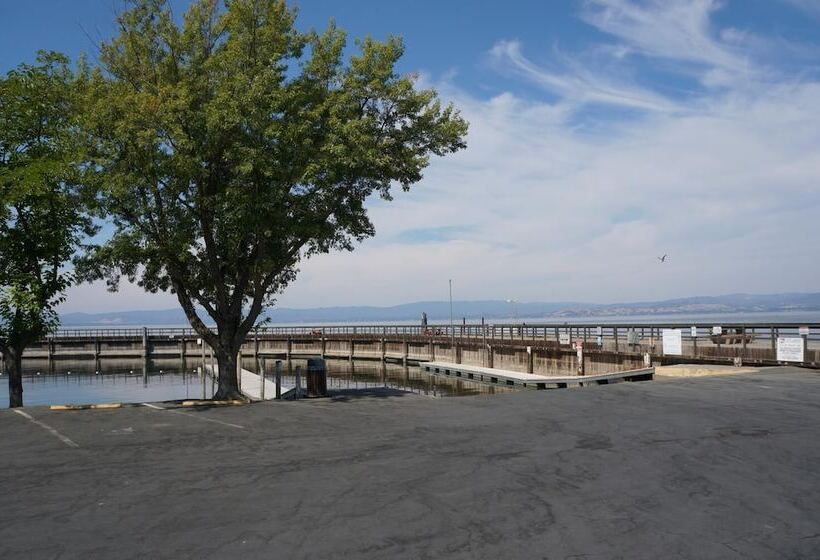 فندق على الطريق Lakeview Inn Lucerne