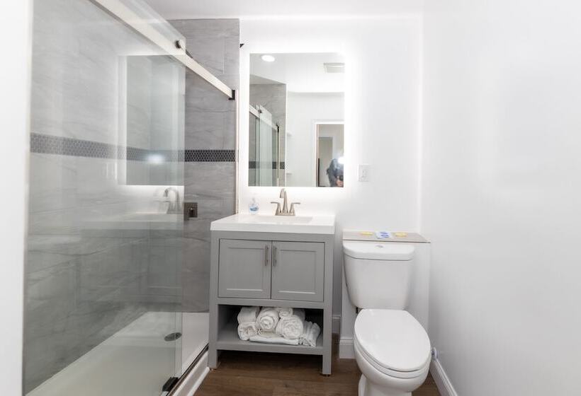 فندق على الطريق Seaside Sands Inn