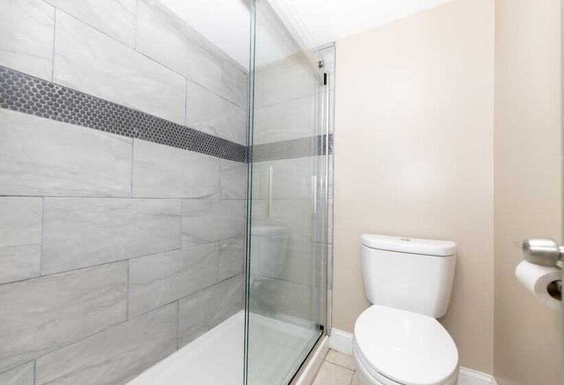 فندق على الطريق Seaside Sands Inn