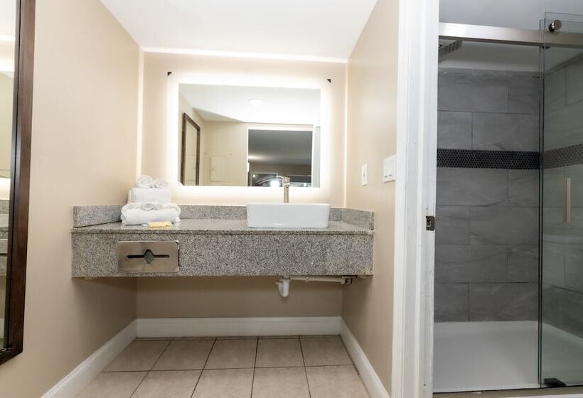 فندق على الطريق Seaside Sands Inn