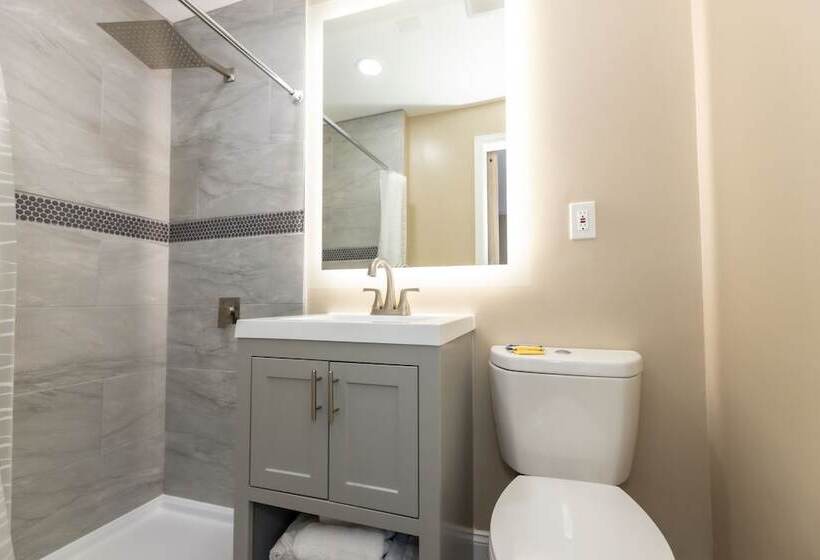 فندق على الطريق Seaside Sands Inn