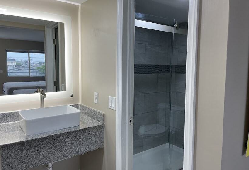 فندق على الطريق Seaside Sands Inn