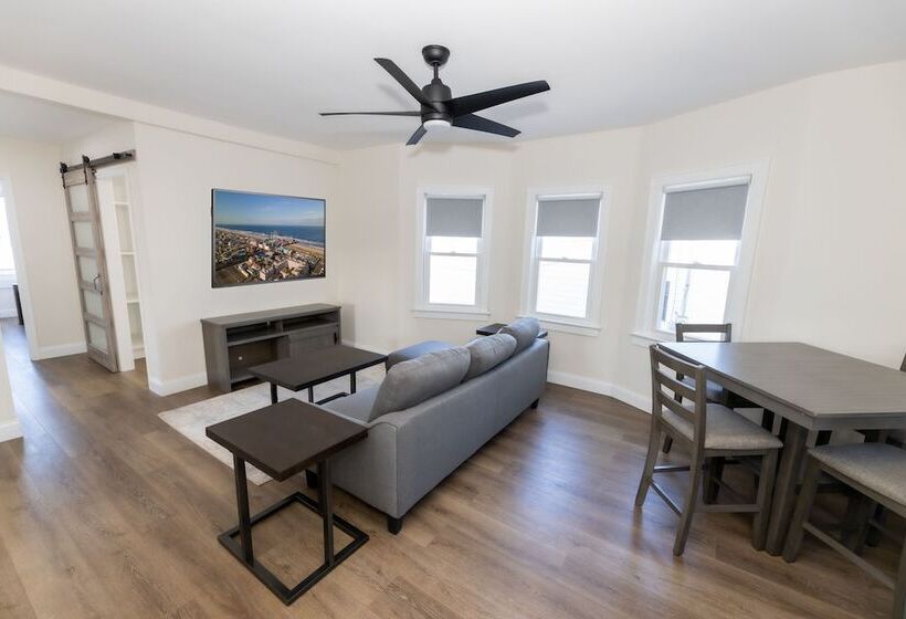 فندق على الطريق Seaside Sands Inn