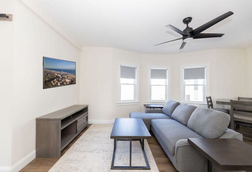 فندق على الطريق Seaside Sands Inn