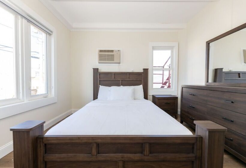 فندق على الطريق Seaside Sands Inn