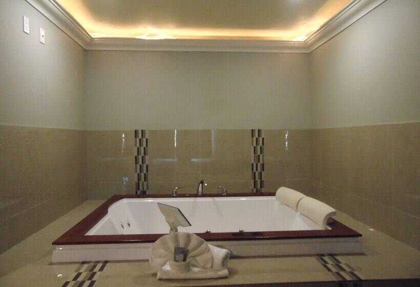 فندق على الطريق West Coast Inn   Near Gem Theatre