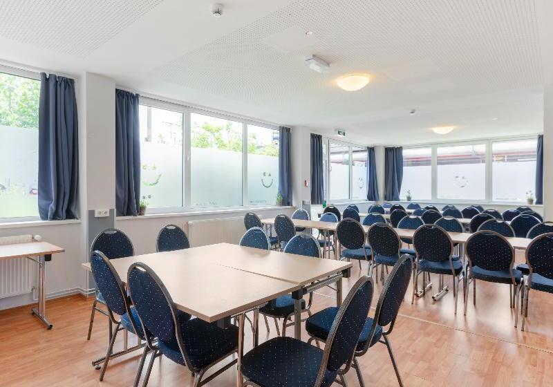 فندق صغير a&o Frankfurt Galluswarte