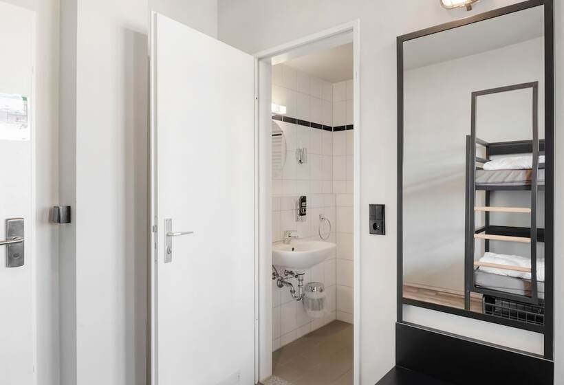 فندق صغير a&o Frankfurt Galluswarte