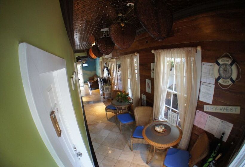 مبيت وإفطار Seascape Tropical Inn