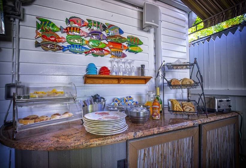 مبيت وإفطار Seascape Tropical Inn