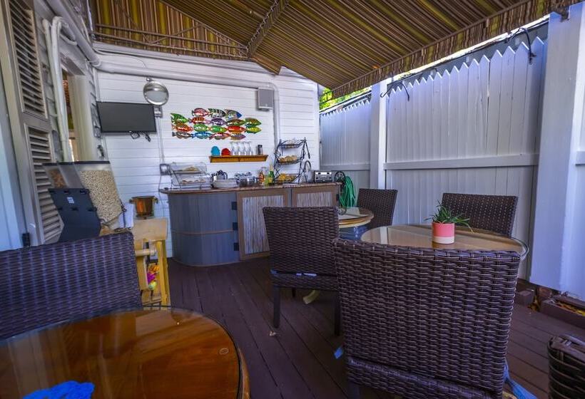 مبيت وإفطار Seascape Tropical Inn