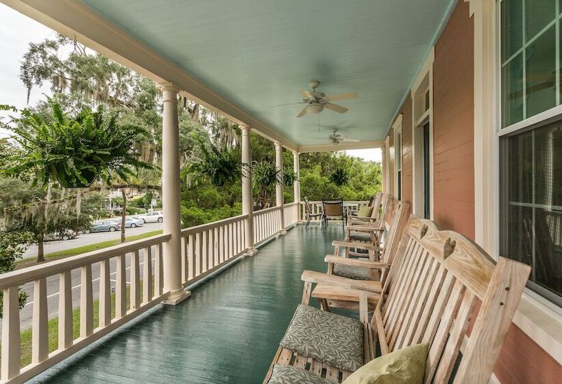 צימר Spencer House Inn