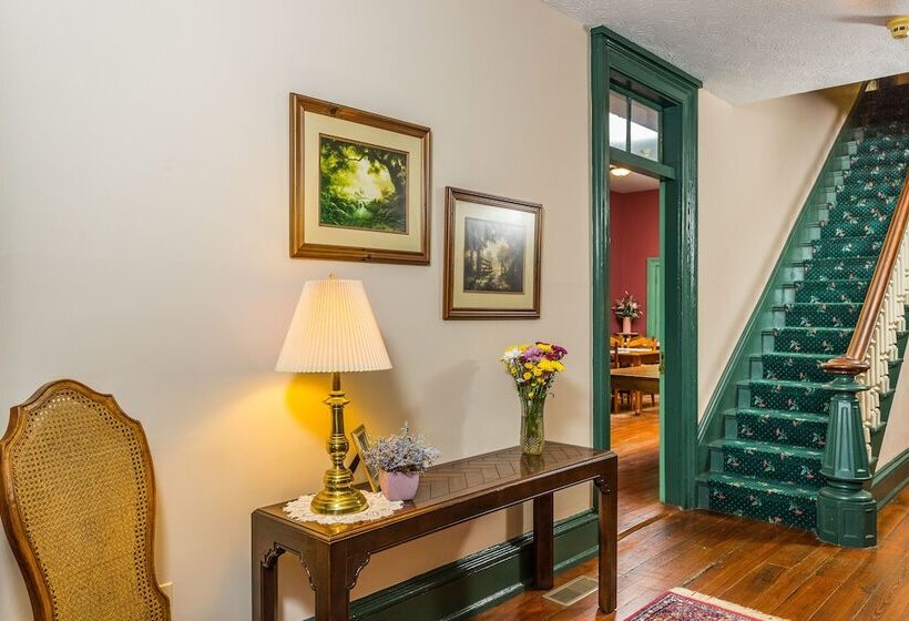 צימר Spencer House Inn