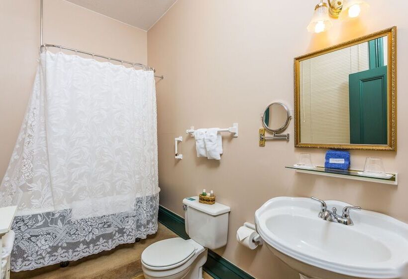 צימר Spencer House Inn