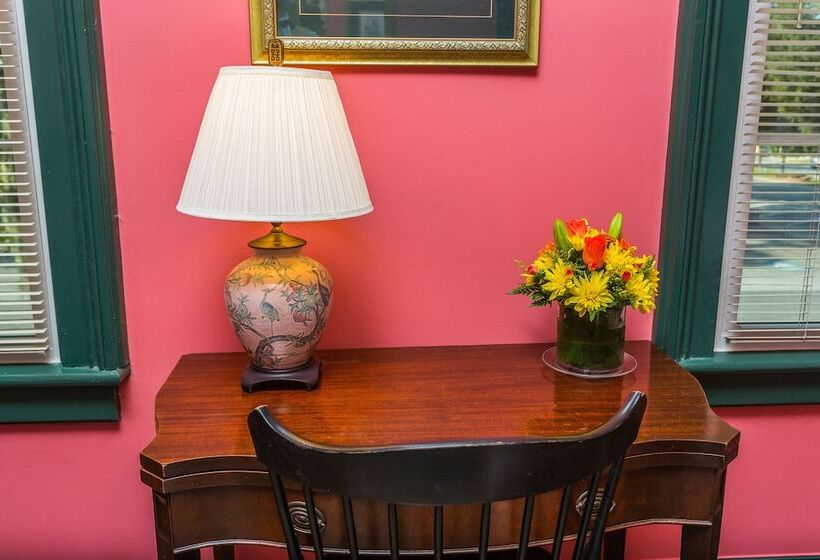 צימר Spencer House Inn