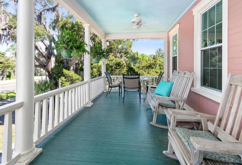 צימר Spencer House Inn