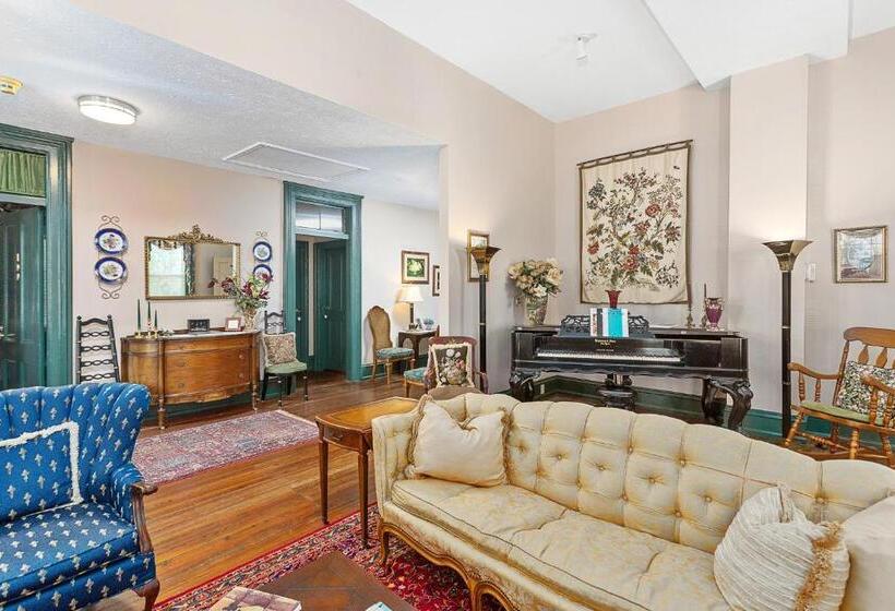 צימר Spencer House Inn