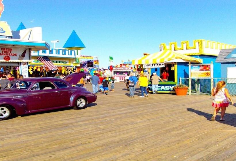 Buoy 16 Motel By The Beach