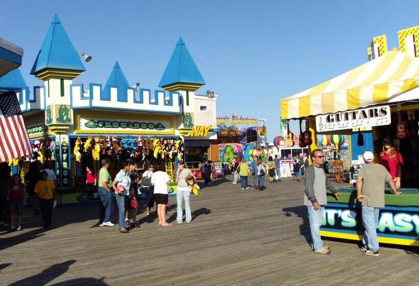 Buoy 16 Motel By The Beach