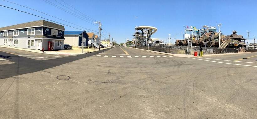 Buoy 16 Motel By The Beach