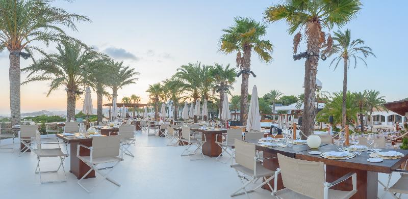 استراحتگاه Destino Pacha Ibiza