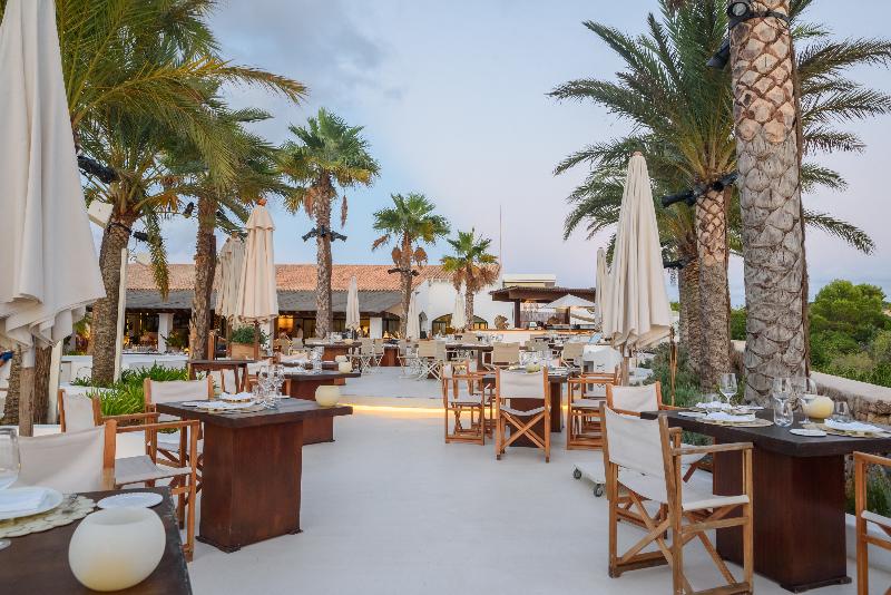 استراحتگاه Destino Pacha Ibiza