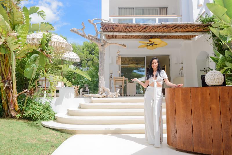 استراحتگاه Destino Pacha Ibiza