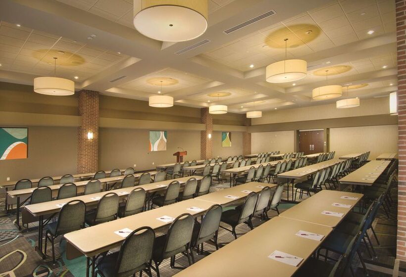 Drury Plaza Hotel San Antonio North Stone Oak