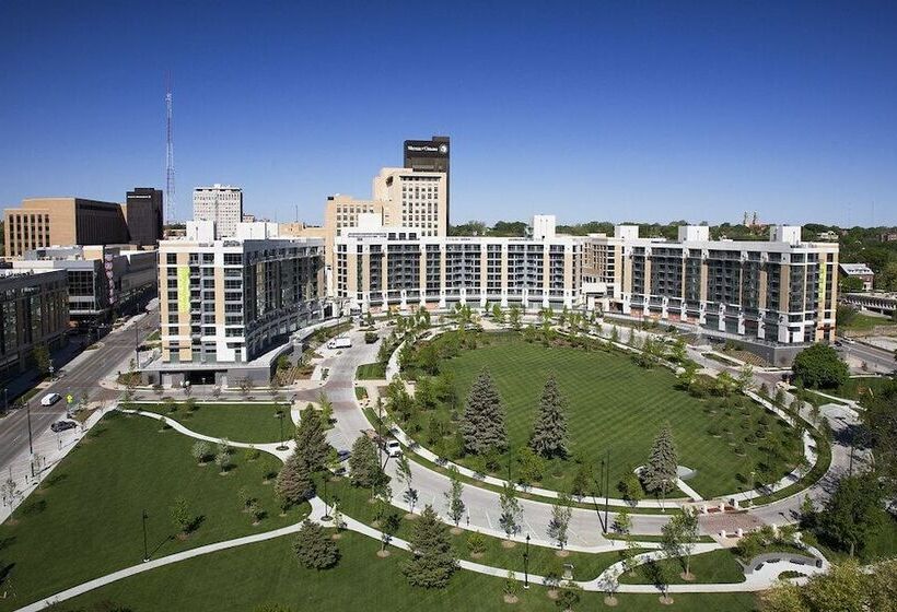 Element Omaha Midtown Crossing