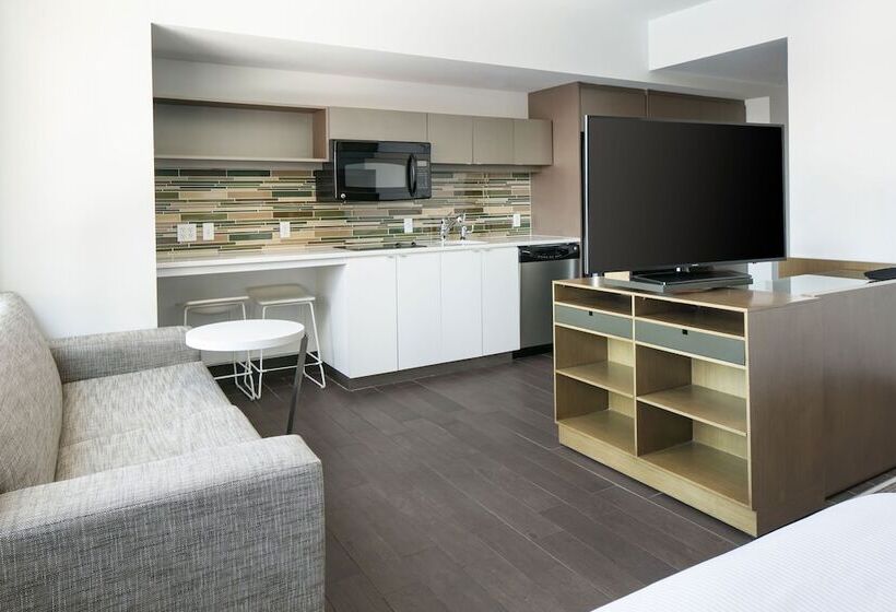 Element Omaha Midtown Crossing