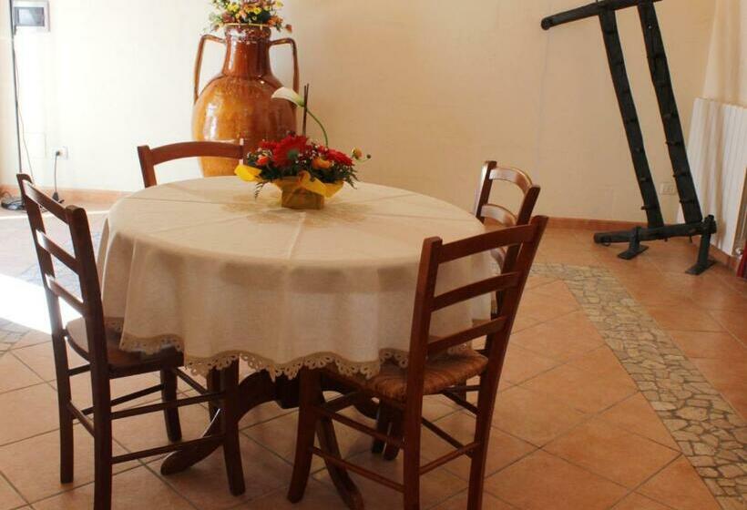 Exedra Holiday House