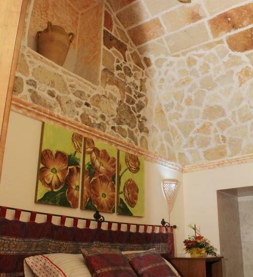 Exedra Holiday House