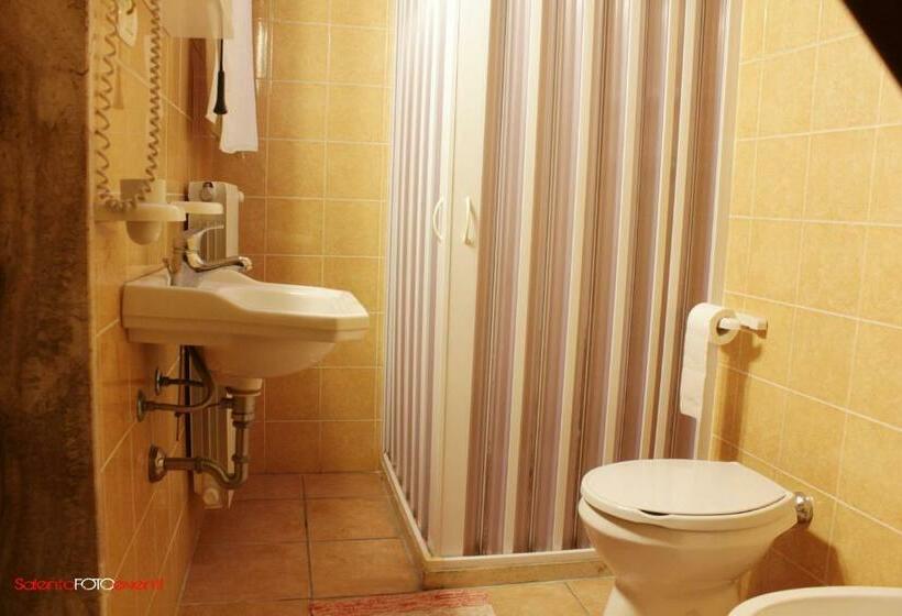 Exedra Holiday House