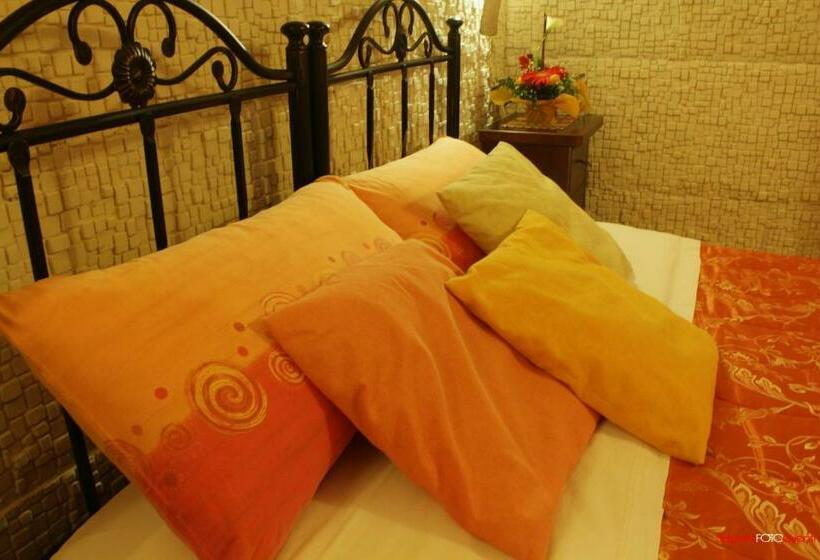 Exedra Holiday House