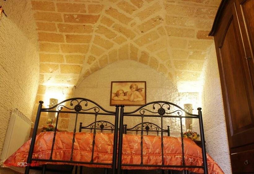 Exedra Holiday House