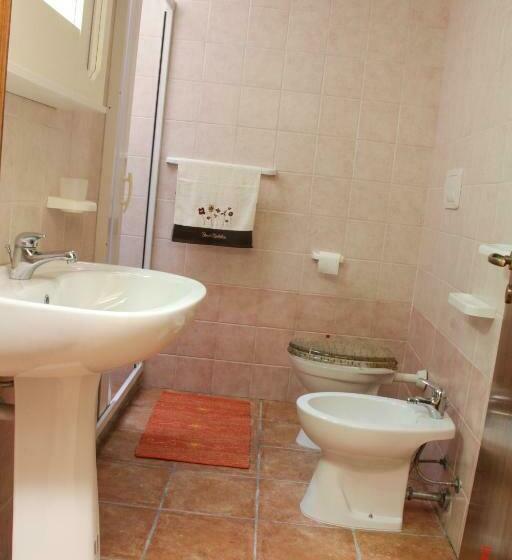 Exedra Holiday House