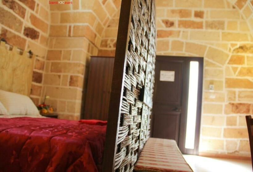 Exedra Holiday House