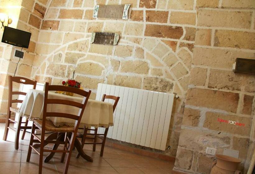 Exedra Holiday House